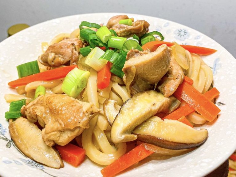 雞肉炒烏龍麵